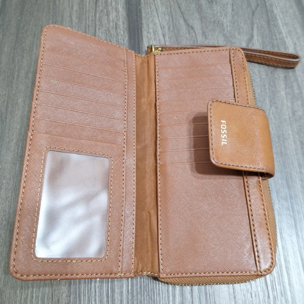 Fossil Logan Brown Leather Bifold Clutch Wristlet Wallet with ID Window SL7828